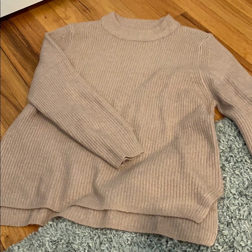 Ribbed crew neck sweater